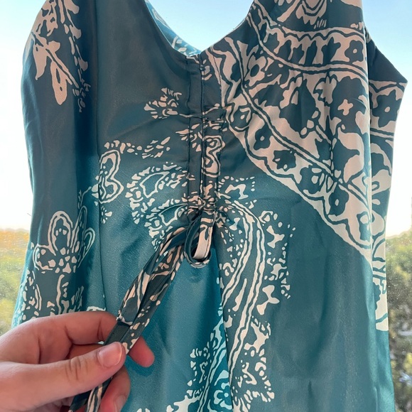 Silky blue and white dress with tie in front! - Picture 3 of 6